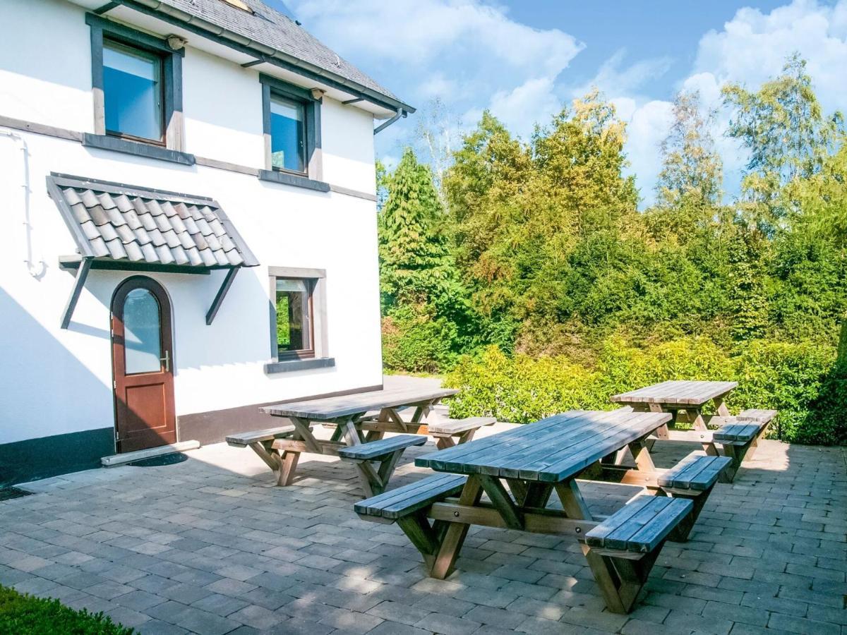 Spacious Holiday Home in Malmedy near Nature Parc High Venn Exterior foto