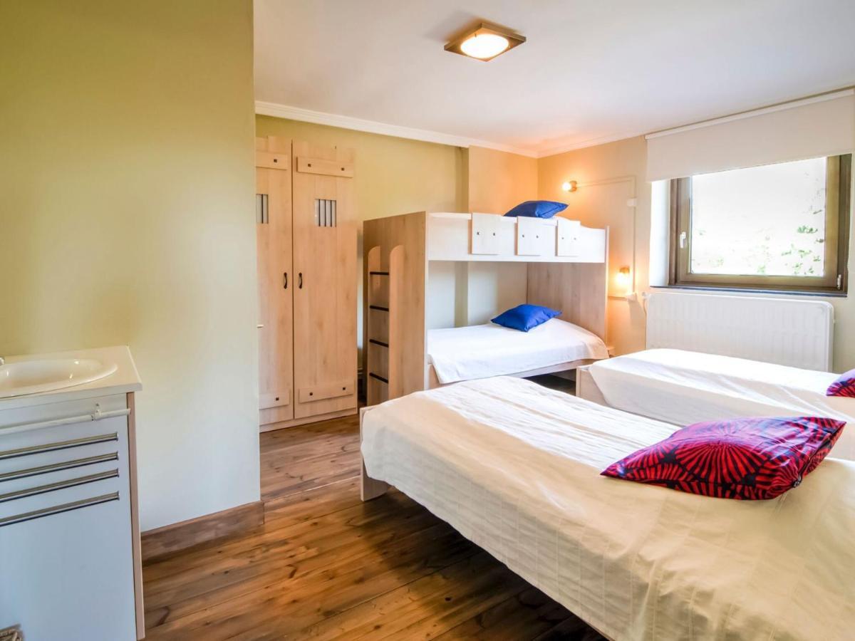 Spacious Holiday Home in Malmedy near Nature Parc High Venn Exterior foto