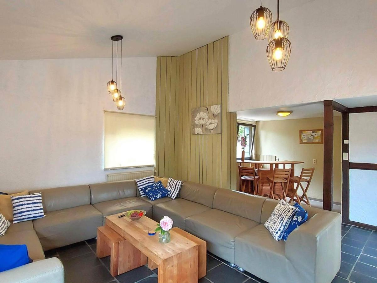 Spacious Holiday Home in Malmedy near Nature Parc High Venn Exterior foto