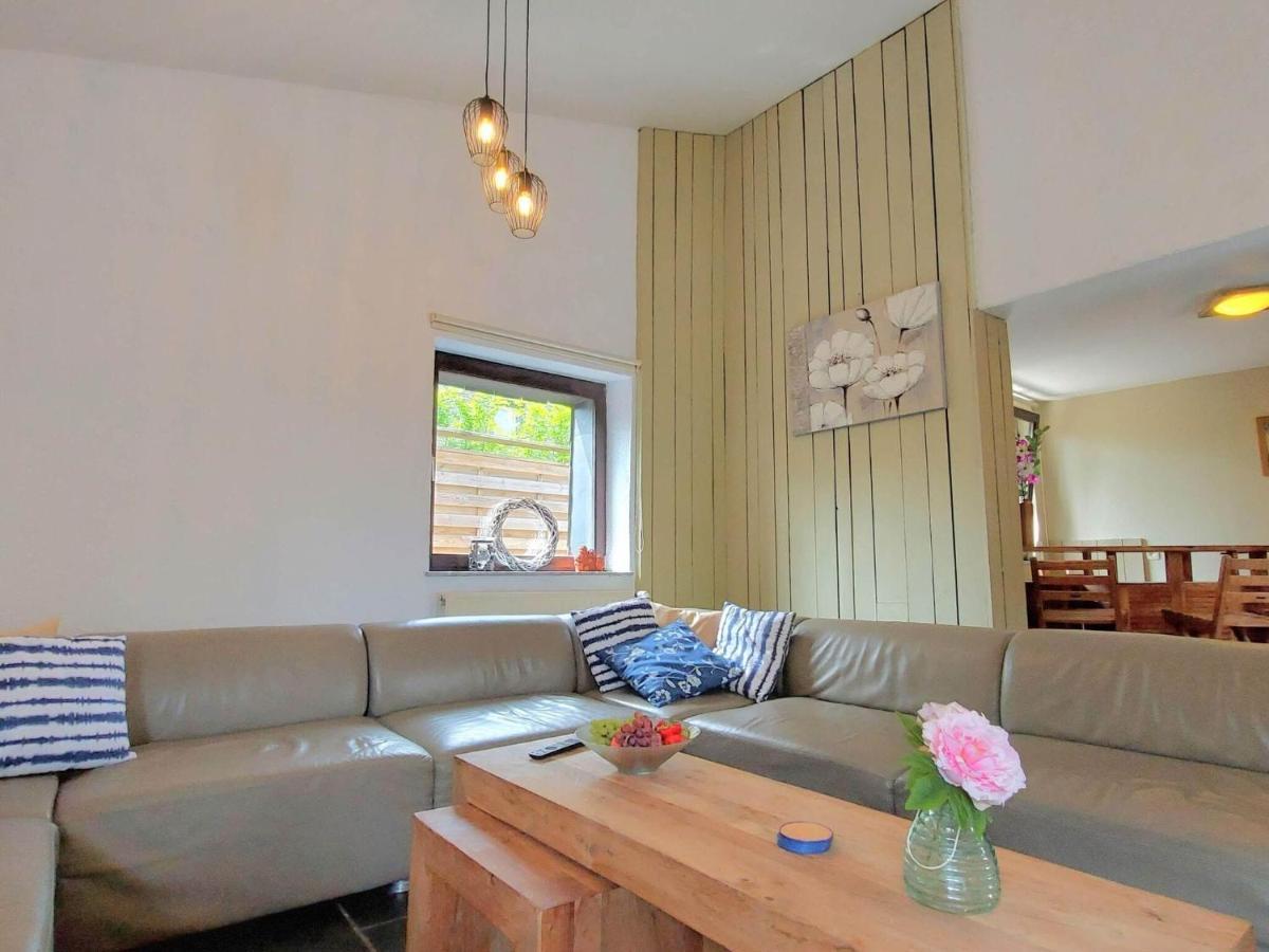Spacious Holiday Home in Malmedy near Nature Parc High Venn Exterior foto