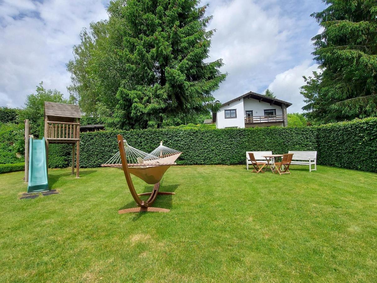 Spacious Holiday Home in Malmedy near Nature Parc High Venn Exterior foto